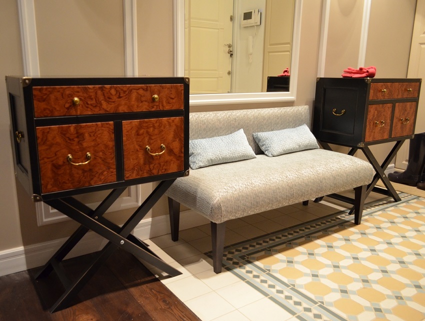 Một lựa chọn rất thoải mái là một chiếc ghế dài ở hành lang có lưng tựa Một lựa chọn rất thoải mái là một chiếc ghế dài ở hành lang có lưng tựa