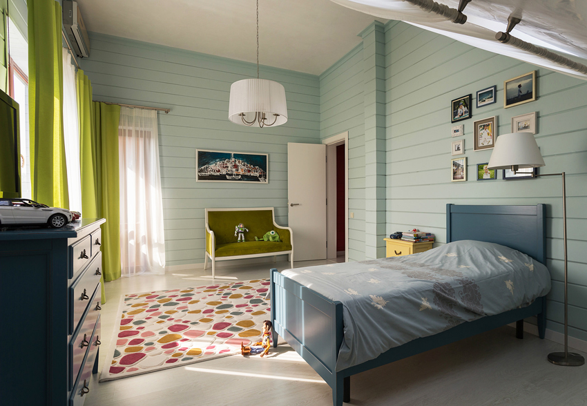 Príklad dokončenia stien spálne euroliningom Príklad dokončenia stien spálne euroliningom