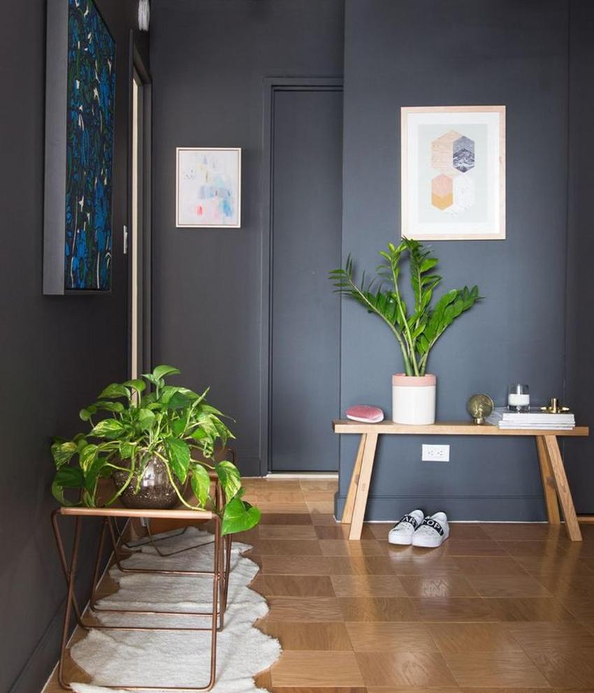 עדיף לבחור כיסוי קיר בצבע אחיד במסדרון קטן עדיף לבחור כיסוי קיר בצבע אחיד במסדרון קטן