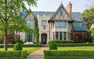 منزل على الطراز الإنجليزي: يتبع التقاليد والميزات الحديثة