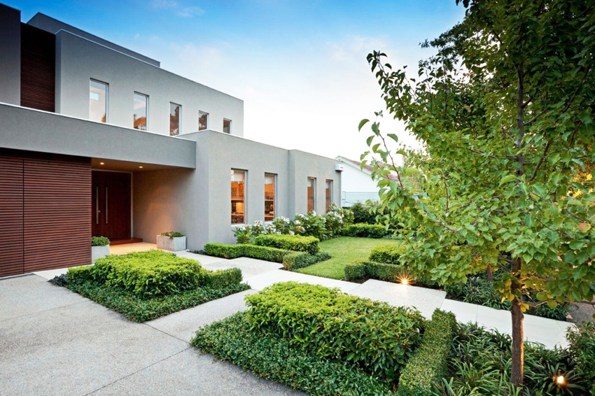 Det højteknologiske landskab har også regelmæssige geometriske former. Det højteknologiske landskab har også regelmæssige geometriske former.