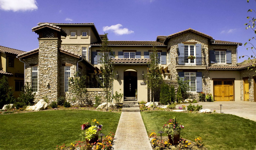 אחד המאפיינים הבסיסיים בסגנון פרובנס הוא חלונות תריסים אחד המאפיינים הבסיסיים בסגנון פרובנס הוא חלונות תריסים