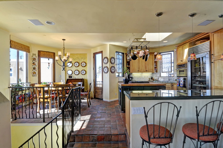 חללי פנים בסגנון פרובנס לעיתים קרובות כוללים מוטיבים עתיקים עממיים בעיצוב חללי פנים בסגנון פרובנס לעיתים קרובות כוללים מוטיבים עתיקים עממיים בעיצוב