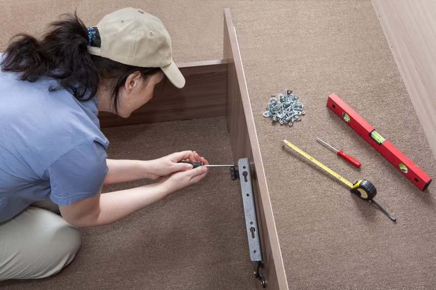 Οι ειδικοί προτείνουν τη χρήση κόλλας για την καλύτερη ενίσχυση της σύνδεσης εξαρτημάτων και υλικού Οι ειδικοί προτείνουν τη χρήση κόλλας για την καλύτερη ενίσχυση της σύνδεσης εξαρτημάτων και υλικού