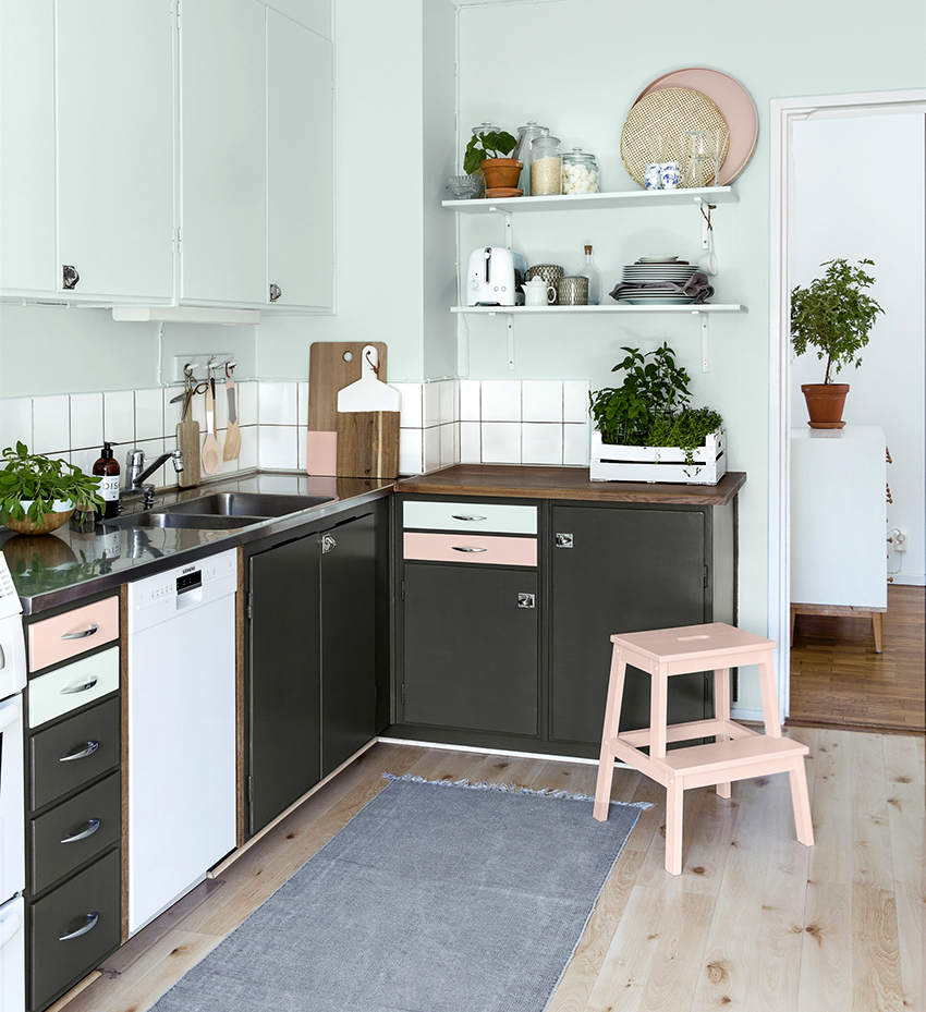 Freqüentemente, as plantas verdes aparecem como decoração nas cozinhas escandinavas. Freqüentemente, as plantas verdes aparecem como decoração nas cozinhas escandinavas.