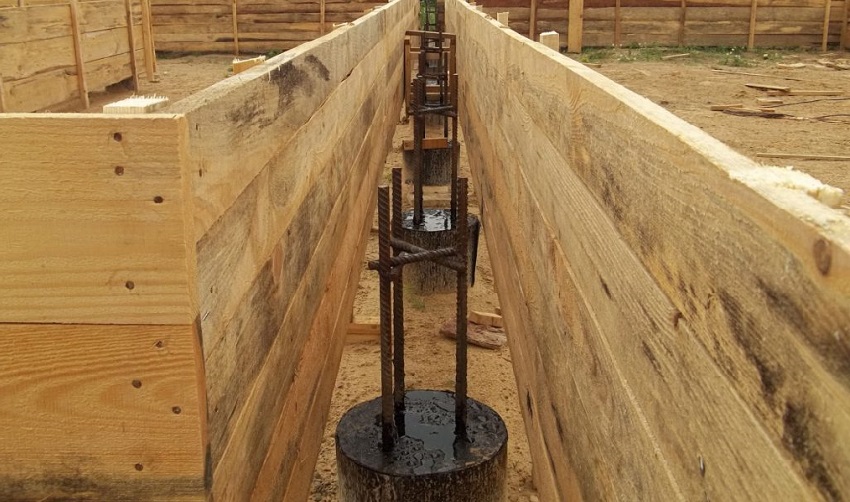 Det mest anvendte forskallingsmateriale er planker Det mest anvendte forskallingsmateriale er planker