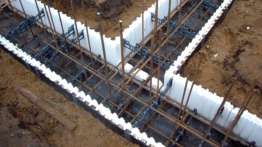 Fast forskalling lavet af polystyrenskum - multifunktionelt og pålideligt Fast forskalling lavet af polystyrenskum - multifunktionelt og pålideligt