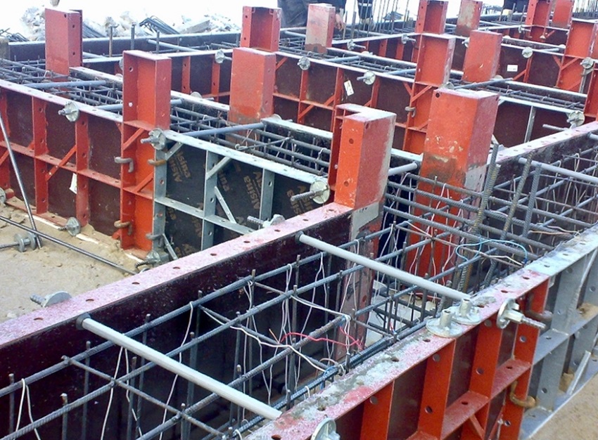 Metalkonstruktioner til forskalling har en ulempe - høje omkostninger Metalkonstruktioner til forskalling har en ulempe - høje omkostninger