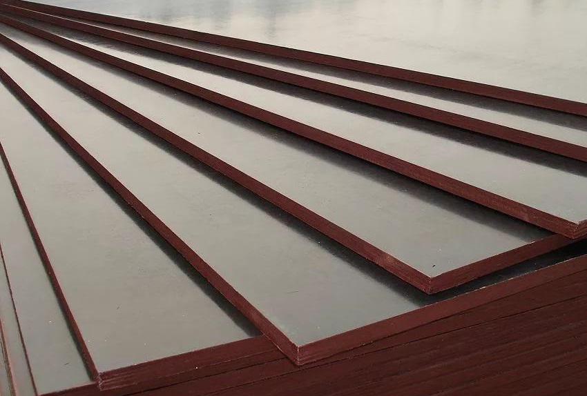 Filmplaceret krydsfiner er et meget praktisk materiale til bygning af forskalling Filmplaceret krydsfiner er et meget praktisk materiale til bygning af forskalling