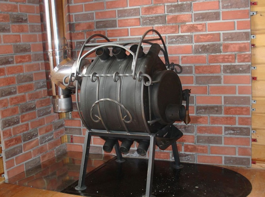 Sàn và tường liền kề gần bếp nấu phải làm bằng vật liệu khó cháy. Sàn và tường liền kề gần bếp nấu phải làm bằng vật liệu khó cháy.