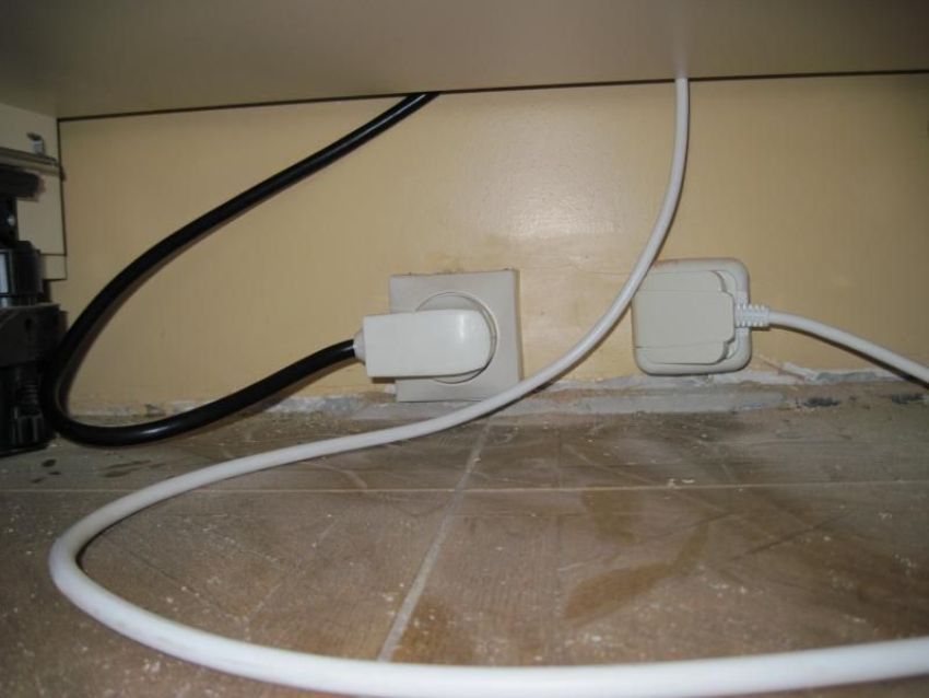 שקע נפרד משמש לחיבור התנור שקע נפרד משמש לחיבור התנור