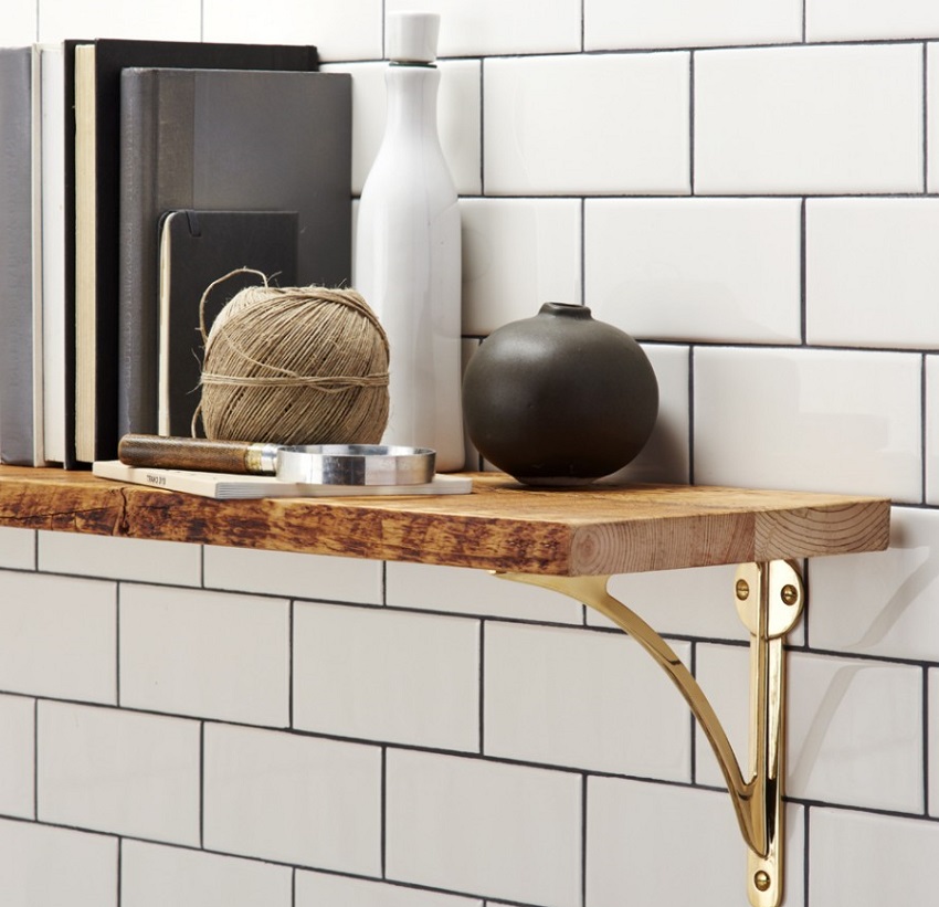 Braketter for å feste hyller i forskjellige former og farger kan kjøpes separat Braketter for å feste hyller i forskjellige former og farger kan kjøpes separat