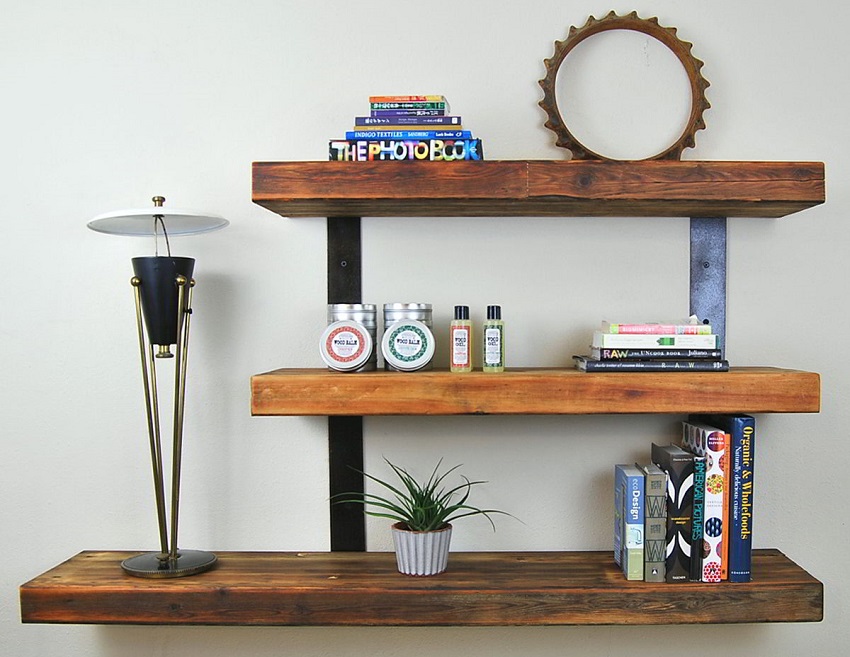 Hyllemonteringsbraketter kan byttes ut med metallstrimler Hyllemonteringsbraketter kan byttes ut med metallstrimler