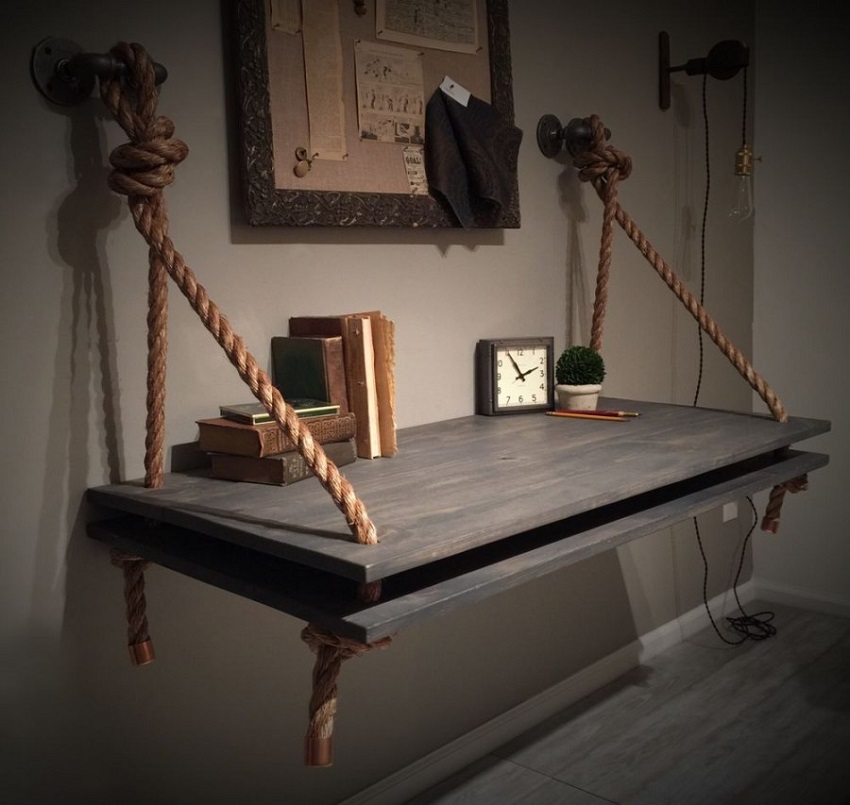 Noen ganger blir hyller laget som uavhengige kunstgjenstander. Noen ganger blir hyller laget som uavhengige kunstgjenstander.