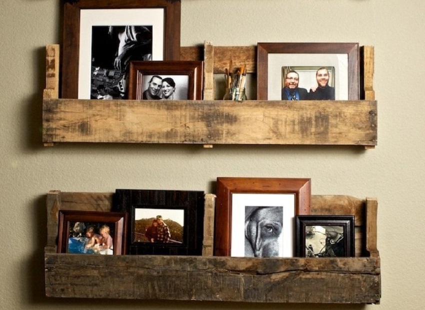 Vegghengte pallhyller ser veldig originale ut Vegghengte pallhyller ser veldig originale ut