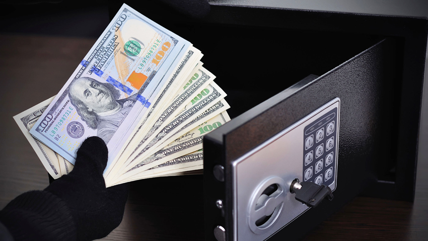 خزنة صغيرة للشقة مناسبة للمال والمجوهرات. خزنة صغيرة للشقة مناسبة للمال والمجوهرات.