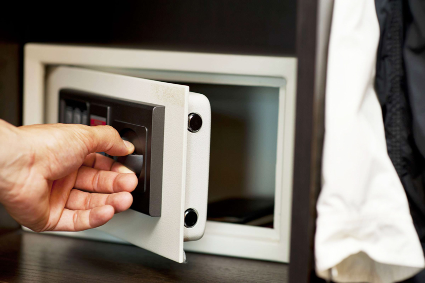 يمكن أن تكون خزنة المنزل مدمجة أو قائمة بذاتها يمكن أن تكون خزنة المنزل مدمجة أو قائمة بذاتها