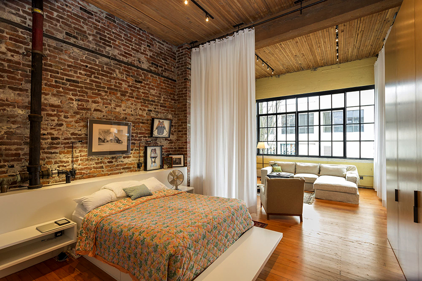 To divide the bedroom into zones, you can use partitions or curtains. To divide the bedroom into zones, you can use partitions or curtains.