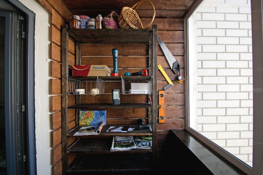 Najatraktivnija i najestetičnija za balkon je drveni stalak Najatraktivnija i najestetičnija za balkon je drveni stalak