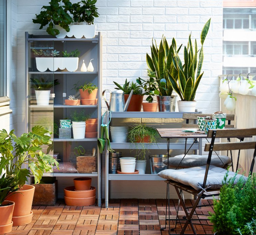 Gotovi plastični nosači tvrtke IKEA prikladni su za otvorene balkone Gotovi plastični nosači tvrtke IKEA prikladni su za otvorene balkone