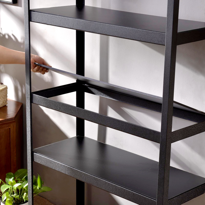 Za neglazirani balkon, najbolje rješenje bio bi metalni ormar Za neglazirani balkon, najbolje rješenje bio bi metalni ormar