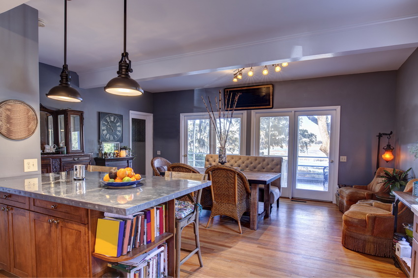 Sebarang tekstur dan bahan, baik yang semula jadi dan buatan, dapat digunakan untuk menghias dinding, langit-langit dan lantai di bahagian dalam gabungan Sebarang tekstur dan bahan, baik yang semula jadi dan buatan, dapat digunakan untuk menghias dinding, langit-langit dan lantai di bahagian dalam gabungan