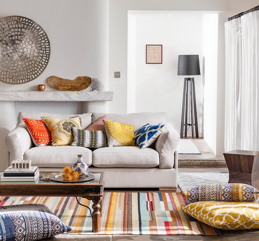 Bahagian dalaman bergaya fusion dicirikan oleh tekstur cerah yang digabungkan dengan klasik Bahagian dalaman bergaya fusion dicirikan oleh tekstur cerah yang digabungkan dengan klasik