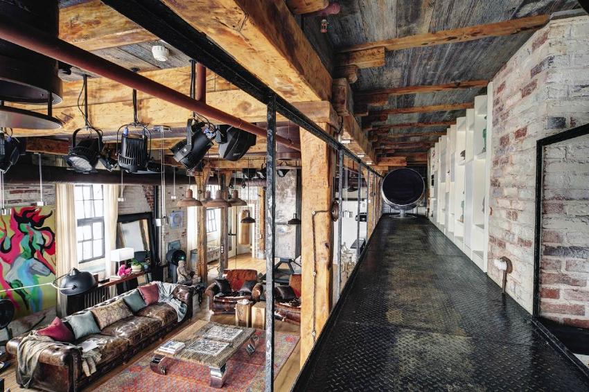 For the loft style, it is appropriate to combine modern, designer furniture with details from the last century For the loft style, it is appropriate to combine modern, designer furniture with details from the last century