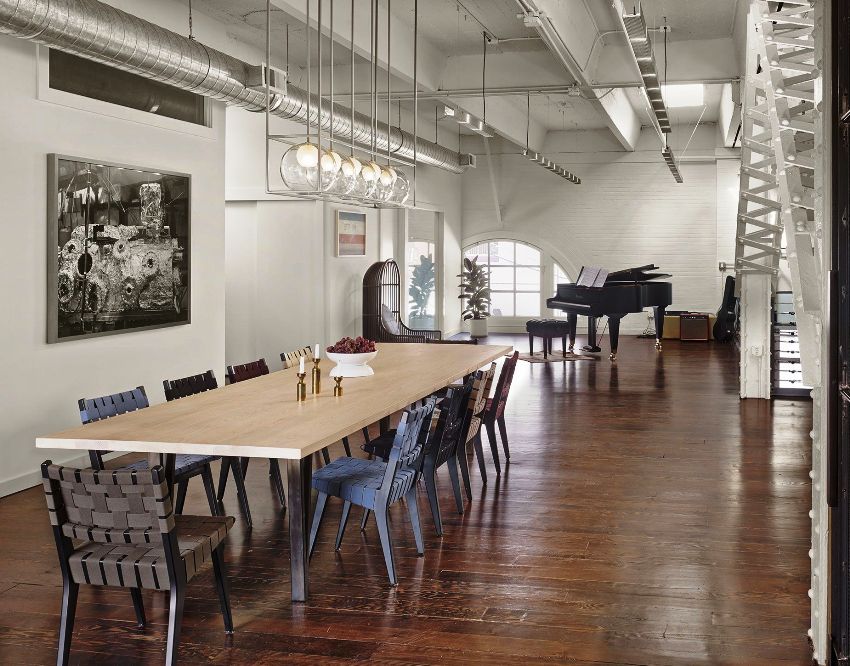 The main thing when choosing a frame is to take into account that it should not distract attention from the image itself. The main thing when choosing a frame is to take into account that it should not distract attention from the image itself.