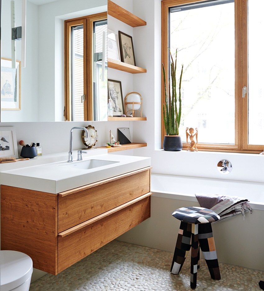 Slike, fotografije i figurice možete koristiti za uređenje kupaonice. Slike, fotografije i figurice možete koristiti za uređenje kupaonice.