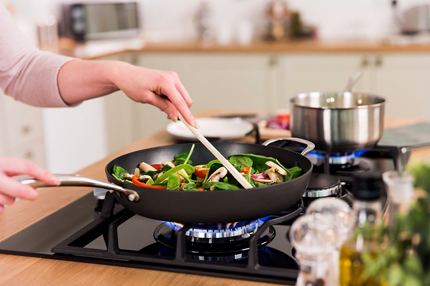 เตาแก๊สสามหัวเหมาะสำหรับครอบครัวขนาดเล็ก เตาแก๊สสามหัวเหมาะสำหรับครอบครัวขนาดเล็ก