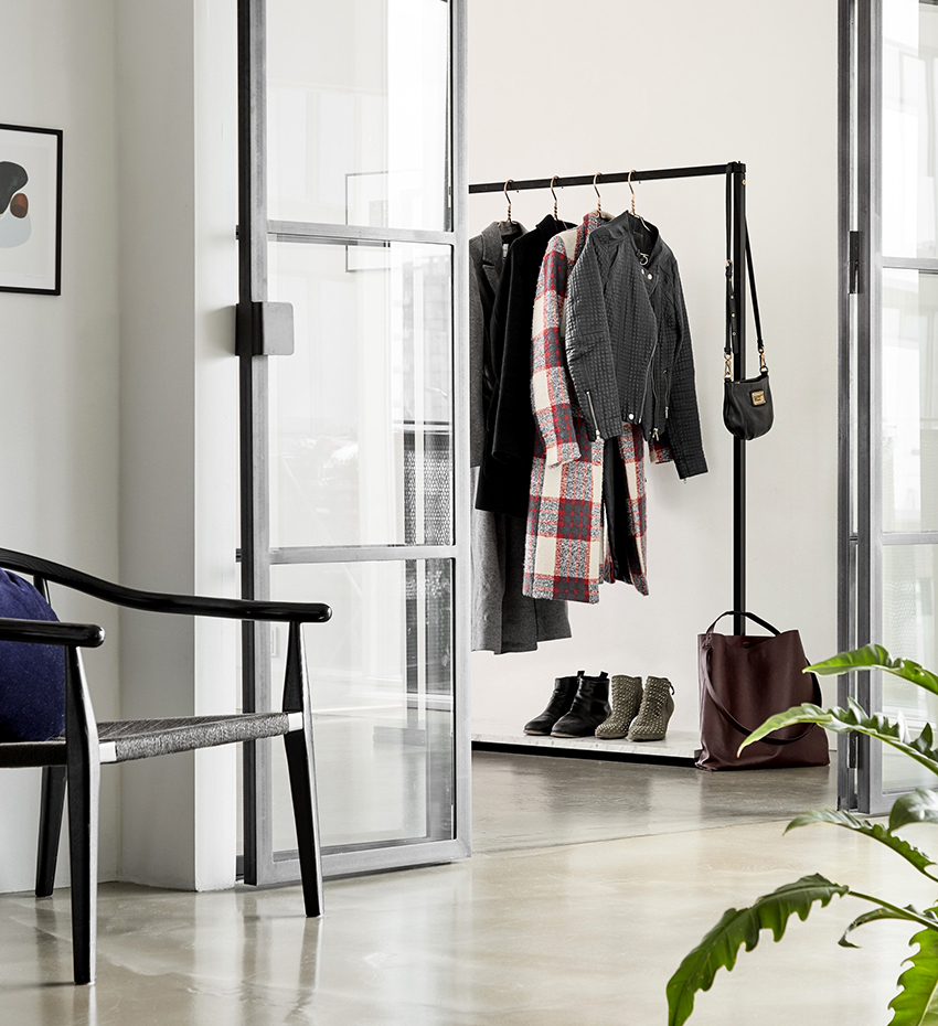 Ruha akasztó - pótolhatatlan dolog a folyosón Ruha akasztó - pótolhatatlan dolog a folyosón