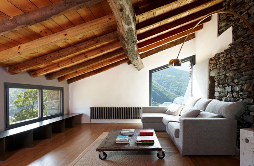 עליית הגג משמשת כקולנוע ביתי, חדר הלבשה או חדר מנוחה עליית הגג משמשת כקולנוע ביתי, חדר הלבשה או חדר מנוחה