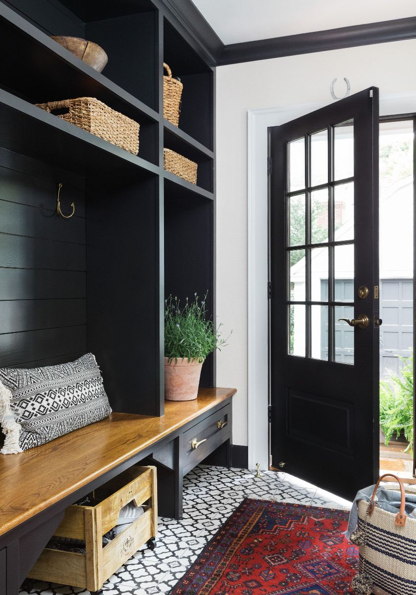 Ang mga ceramic tile ay lumalaban sa mga negatibong epekto ng kahalumigmigan at dumi Ang mga ceramic tile ay lumalaban sa mga negatibong epekto ng kahalumigmigan at dumi