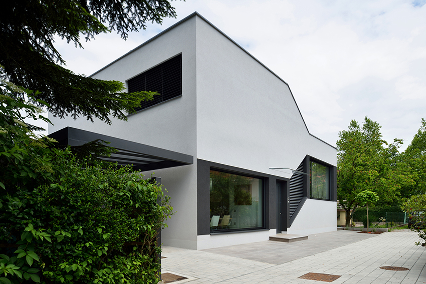 Til tross for at luftet belon har lav tetthet, er husene fra det ganske sterke og holdbare Til tross for at luftet belon har lav tetthet, er husene fra det ganske sterke og holdbare