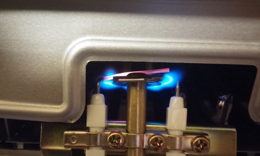 Nachdem Sie festgestellt haben, dass die Zündung nicht funktioniert, müssen Sie zunächst die Verbindung zum Stromnetz überprüfen Nachdem Sie festgestellt haben, dass die Zündung nicht funktioniert, müssen Sie zunächst die Verbindung zum Stromnetz überprüfen