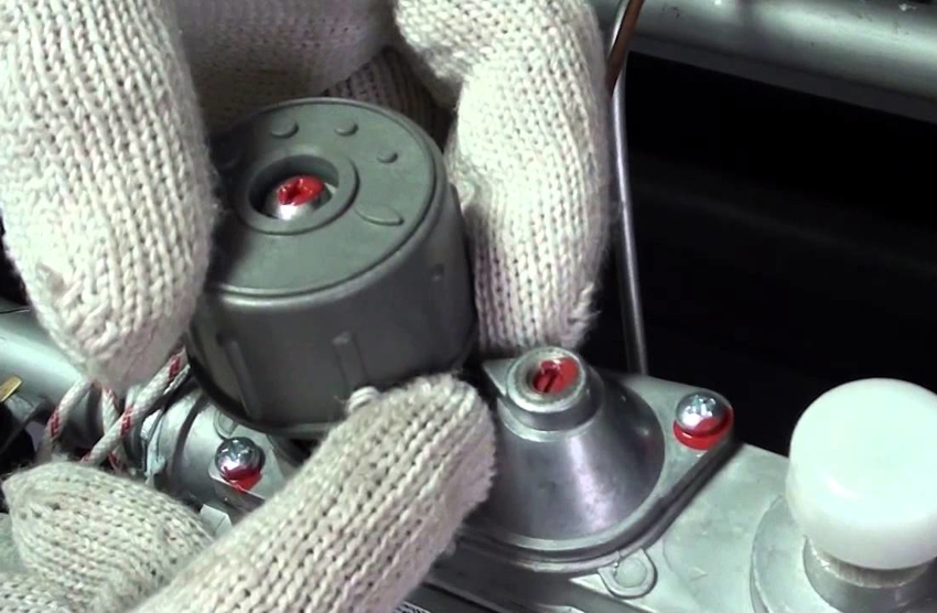 Für die korrekte Einstellung des Gasbrenners ist es besser, einen Spezialisten zu kontaktieren Für die korrekte Einstellung des Gasbrenners ist es besser, einen Spezialisten zu kontaktieren