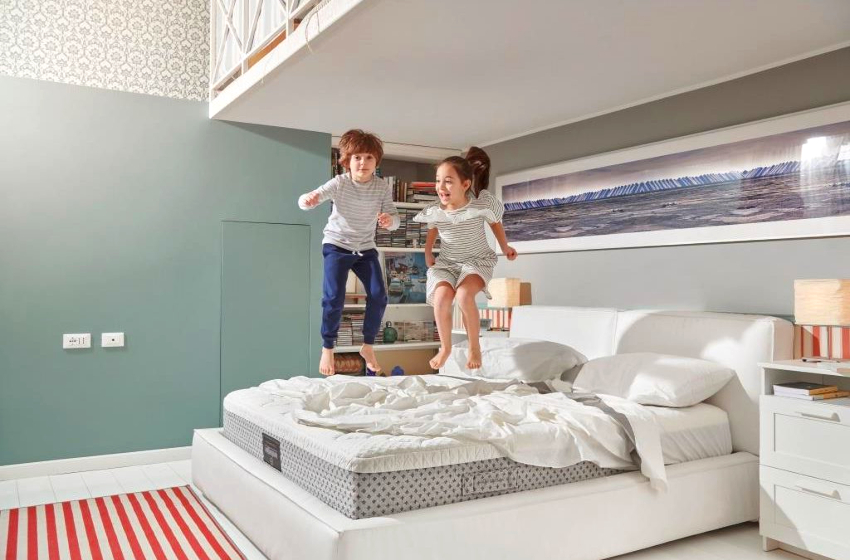 Choosing a children's mattress, you should not save on the quality of the product, since the high activity of children can quickly make it unusable Choosing a children's mattress, you should not save on the quality of the product, since the high activity of children can quickly make it unusable