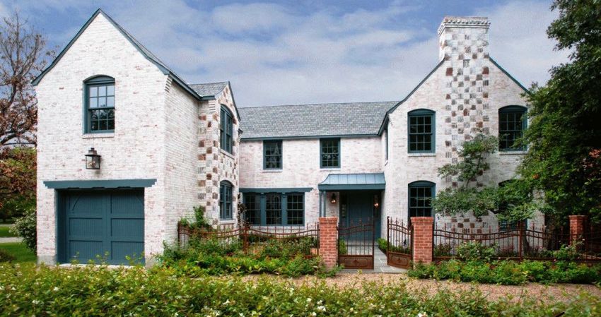 За да изберете подходящия стил на къщата, трябва да вземете предвид предпочитанията на собствениците, както и териториалното разположение на сградата За да изберете подходящия стил на къщата, трябва да вземете предвид предпочитанията на собствениците, както и териториалното разположение на сградата