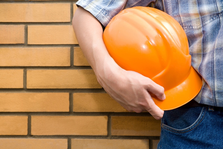 Изграждането на тухлена къща е доста трудно, затова е по-добре да поверите тази работа на специалисти Изграждането на тухлена къща е доста трудно, затова е по-добре да поверите тази работа на специалисти