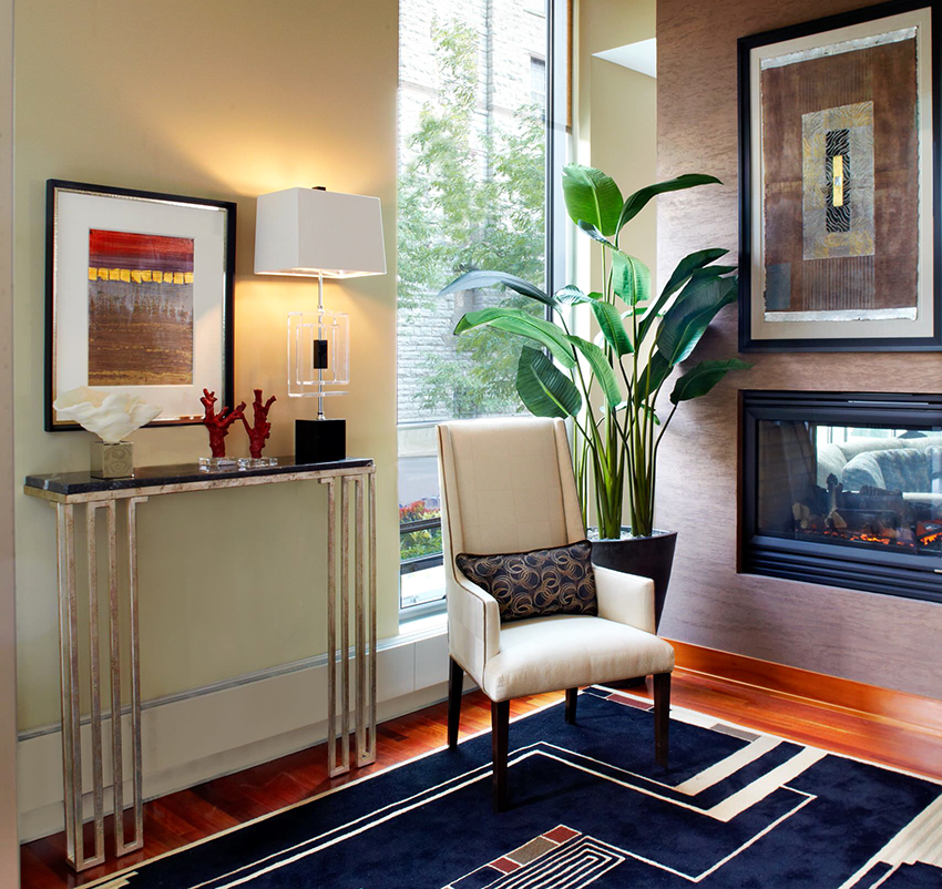 Είναι βολικό να τοποθετείτε διάφορα διακοσμητικά αντικείμενα σε πίνακες κονσόλας Είναι βολικό να τοποθετείτε διάφορα διακοσμητικά αντικείμενα σε πίνακες κονσόλας