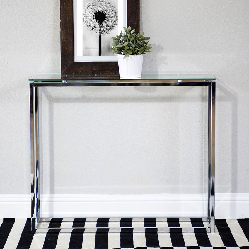 Οι γυάλινες κονσόλες φαίνονται εξελιγμένες και ευάερες, είναι κατάλληλες για διαφορετικά στυλ Οι γυάλινες κονσόλες φαίνονται εξελιγμένες και ευάερες, είναι κατάλληλες για διαφορετικά στυλ