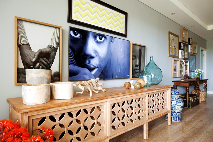 Οι πίνακες κονσόλας μπορούν να συμπληρωθούν με επιπλέον συρτάρια Οι πίνακες κονσόλας μπορούν να συμπληρωθούν με επιπλέον συρτάρια