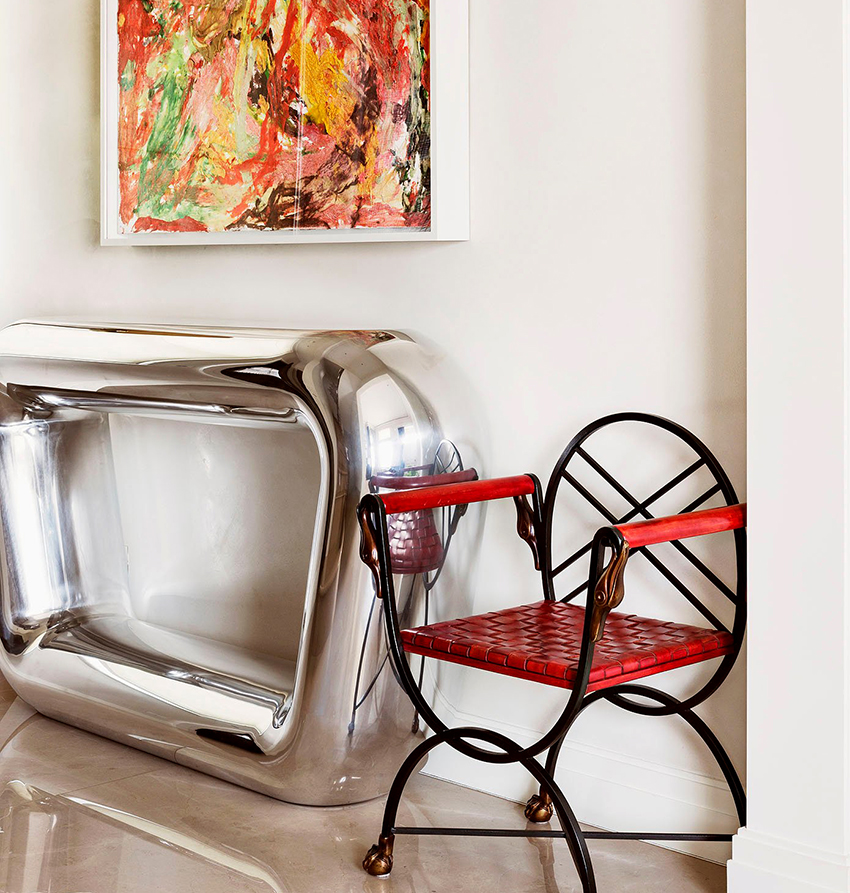 Η μεταλλική κονσόλα είναι ιδανική για εσωτερικούς χώρους υψηλής τεχνολογίας Η μεταλλική κονσόλα είναι ιδανική για εσωτερικούς χώρους υψηλής τεχνολογίας