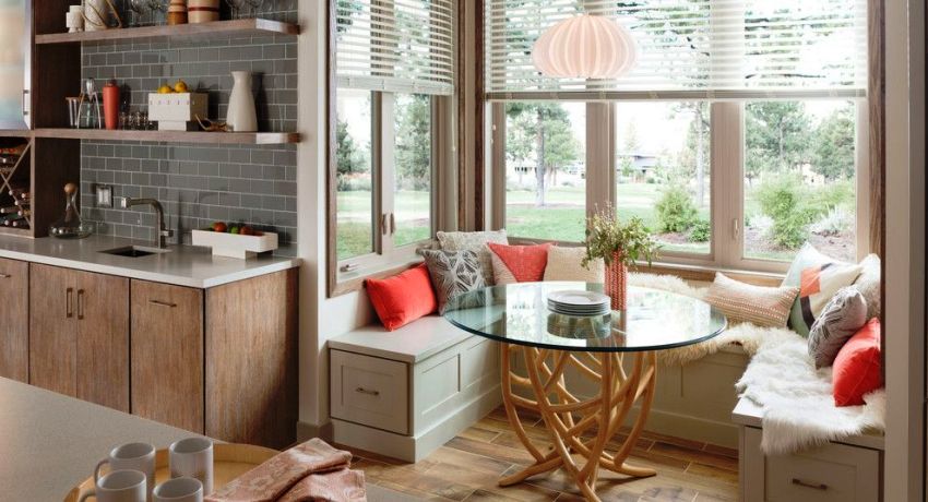 Комбинирайки кухнята с балкон или лоджия, можете успешно да разширите жилищното пространство Кухня на балкона: как правилно да увеличите площта на стаята