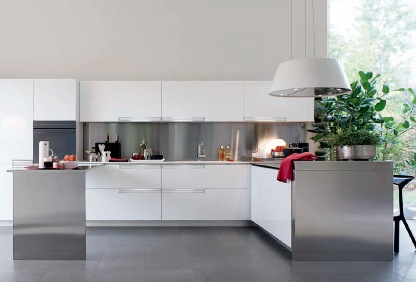 Suurella määrällä kiiltäviä pintoja valaistusjärjestelmä on suunniteltava erittäin huolellisesti Suurella määrällä kiiltäviä pintoja valaistusjärjestelmä on suunniteltava erittäin huolellisesti