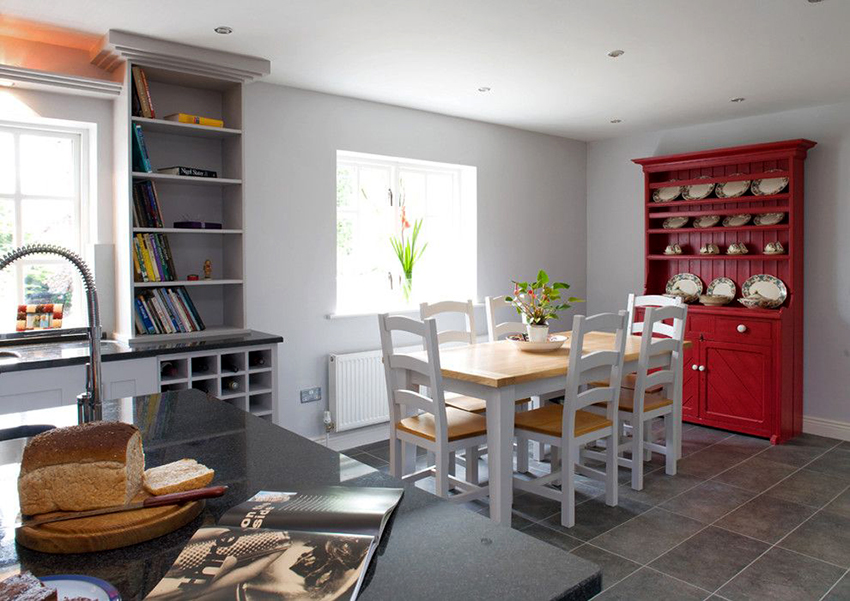 พื้นที่รับประทานอาหารอาจเป็นไม้หรือโลหะดัด พื้นที่รับประทานอาหารอาจเป็นไม้หรือโลหะดัด