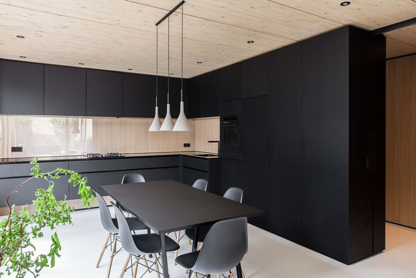 סגנון המינימליזם מתאים למטבחים קטנים, מכיוון שבחדר קטן אין מקום לריהוט מסיבי ואביזרים מיותרים סגנון המינימליזם מתאים למטבחים קטנים, מכיוון שבחדר קטן אין מקום לריהוט מסיבי ואביזרים מיותרים