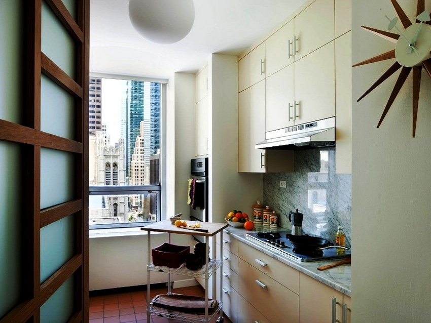 Quelle que soit la taille de la cuisine, elle doit être équipée de manière à ce qu'il soit pratique d'utiliser tous les éléments Quelle que soit la taille de la cuisine, elle doit être équipée de manière à ce qu'il soit pratique d'utiliser tous les éléments