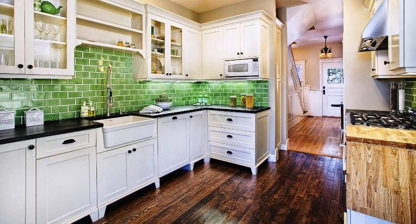 Datorită utilizării unui set de bucătărie pe colț, suprafața utilă a camerei este semnificativ mărită Set colț de bucătărie: soluția optimă și originală pentru o bucătărie mică